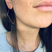 Load image into Gallery viewer, Rose Gold Filled Diamond Hoop Threader Earrings: Hammered Geometric Jewelry
